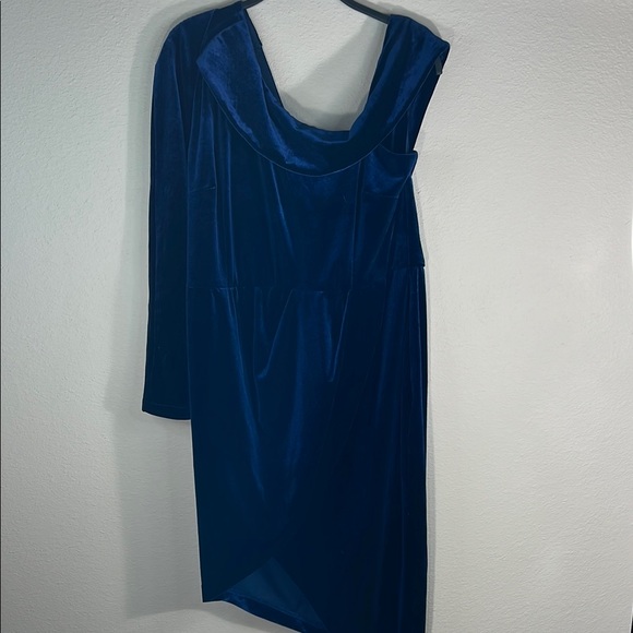 Lavish Alice Navy Blue One-Shoulder Cocktail Dress - Picture 2 of 10